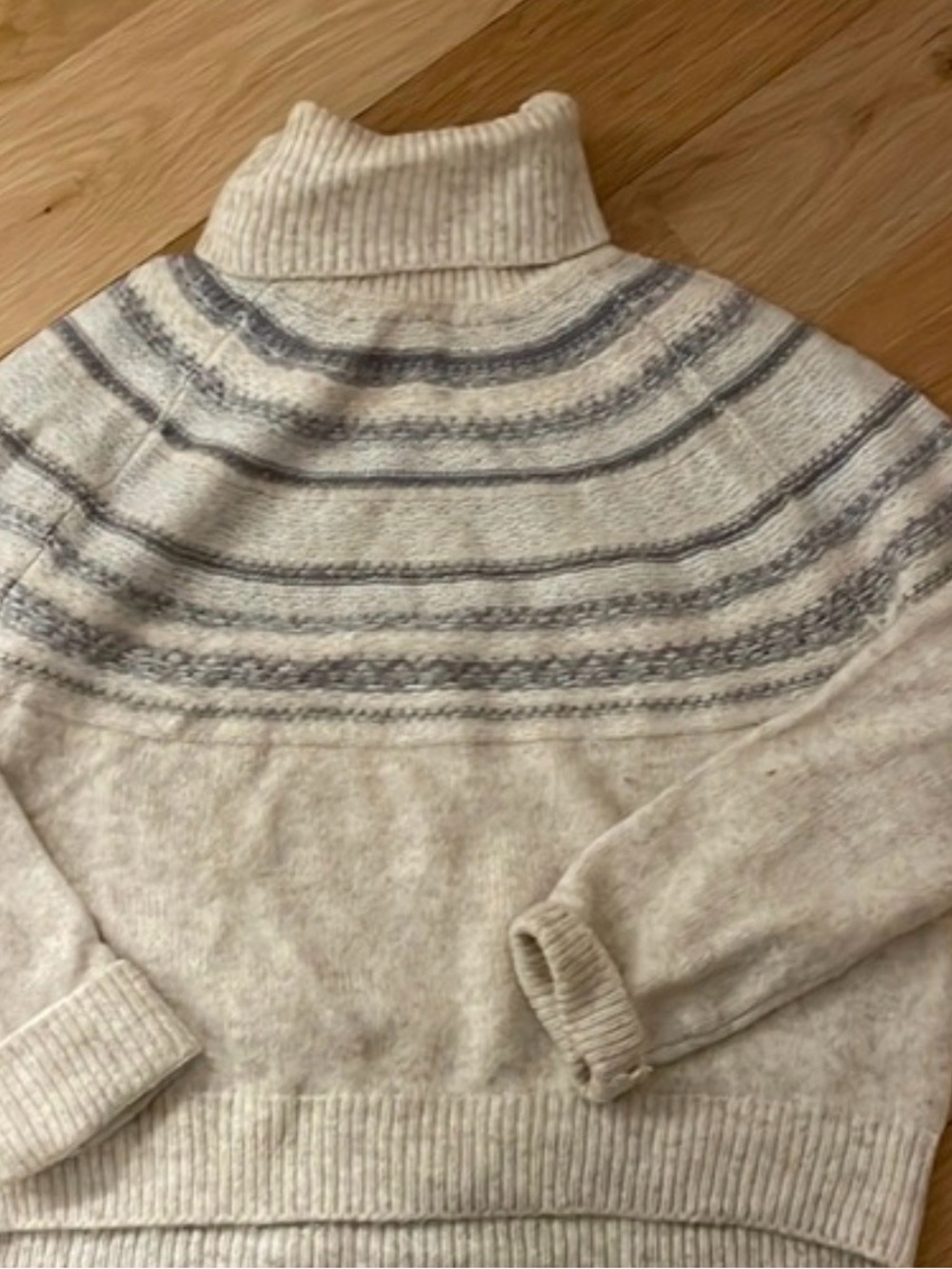 H&M Cream and Gray Striped Turtleneck Sweater - Picture 2 of 2